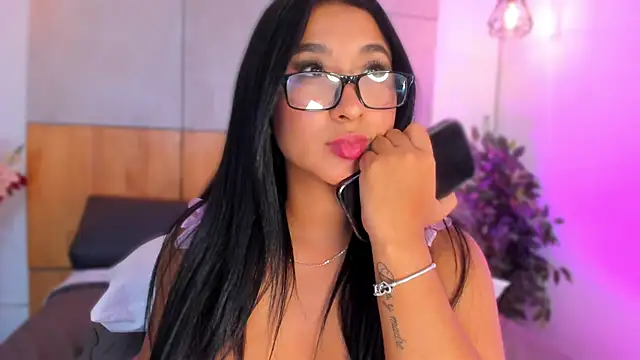 BellaHarllow's Live XXX Chat