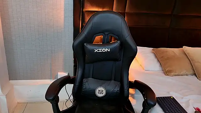 EllaEvanzz's Live XXX Chat