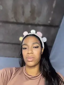 FlorSalvaje_ Chat XXX in diretta