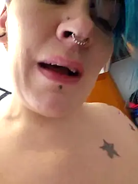 PinkTheHawk's Live XXX Chat