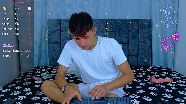 XXX chat uživo modela NicolasTorrez