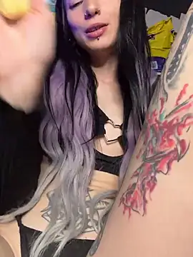 MissMidnightUK Chat XXX live