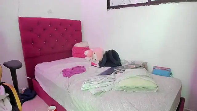 emily_stars1 Show in webcam