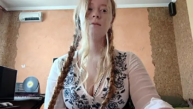 Chat +18 de KateVibe_01 ao vivo