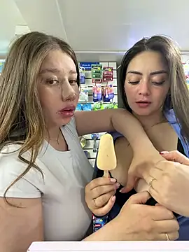 roouse élő XXX-chatje