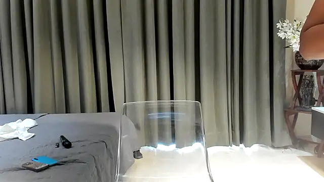 Bad_Girl_Kayra69 现场XXX聊天