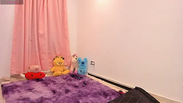 SophieRossi Adlı Modelin Canlı XXX Sohbeti