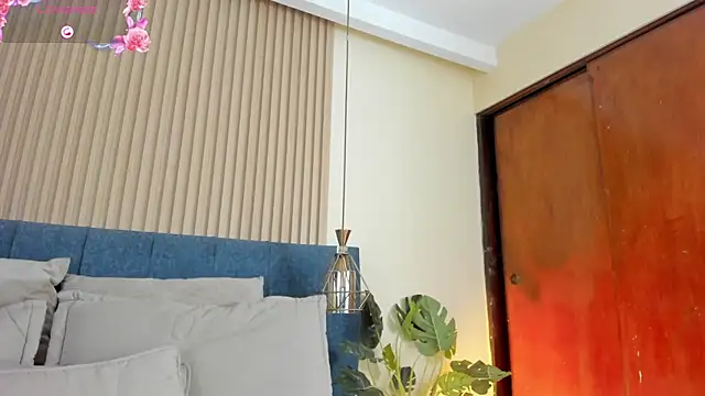 XXX chat uživo modela kathecute__