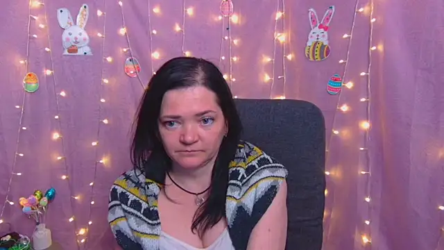 LauraFinnのライブXXXチャット