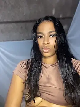 Chatroom XXX en direct de FlorSalvaje_