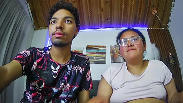 Show modela naughtycouplex_ na web-kameri