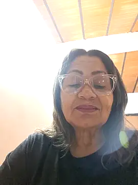 XXX chat uživo modela Vickyfox_