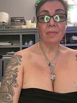 dieseldame1313 Chat XXX live