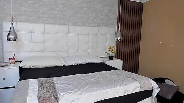 NaomySakura live XXX chat