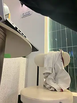 Emily_9xxのウェブカメラショー