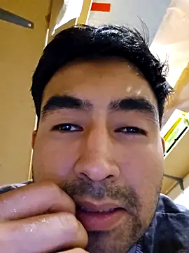 Pertunjukan Kamera Web Axeltu77