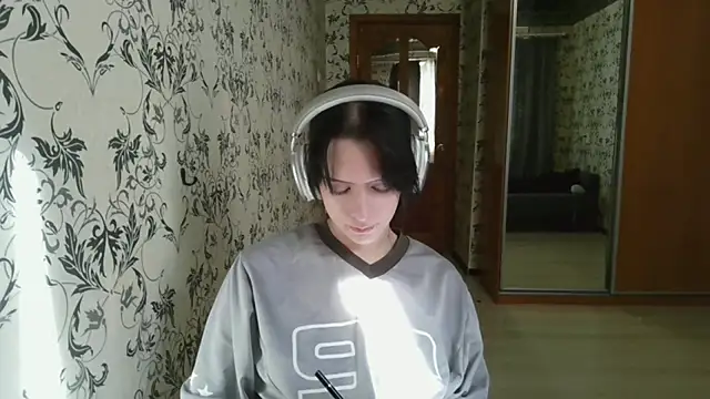 LxayBloom Chat XXX in diretta