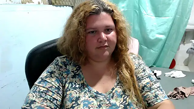 Webkamerová show bbwsquirt