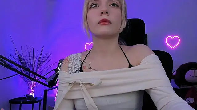 AuroraWrenfield 现场XXX聊天