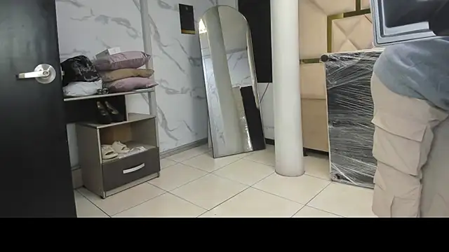 LunaaCastilloのライブXXXチャット