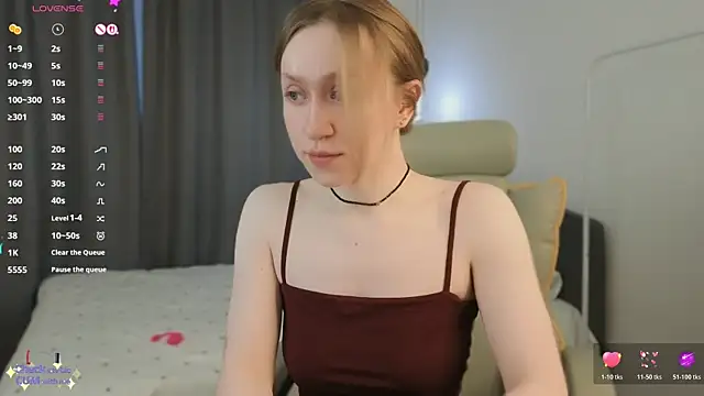 mowalova's Live XXX Chat