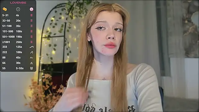 boobsybootie: онлайн-секс-чат