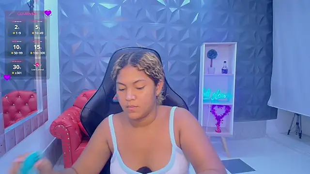 Cristal_War's Live XXX Chat