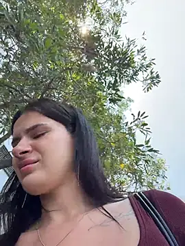 MiraReach Pertunjukan Webcam