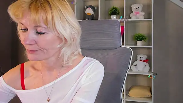 Czat XXX na żywo – Julie_Lucas