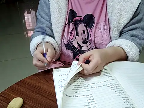 Chat +18 de AngelwithEcup ao vivo