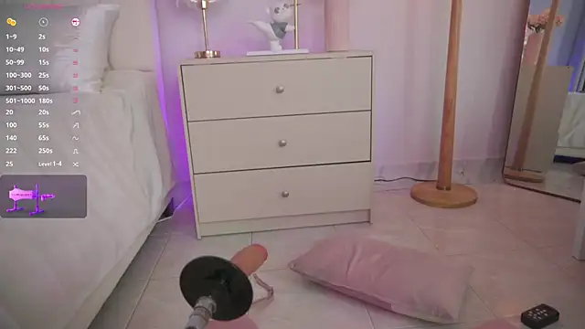 Chat +18 de Cristall_Bunny ao vivo