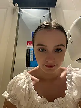 Chat +18 de MiaTee ao vivo