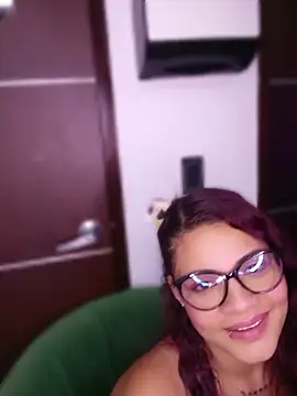 Chat +18 de Violeta_Collins ao vivo