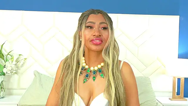 Chatroom XXX en direct de Kiara_Parker_