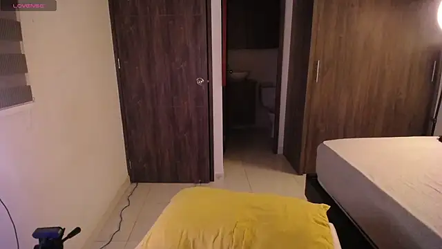 Chat +18 de amyharlow_1 ao vivo