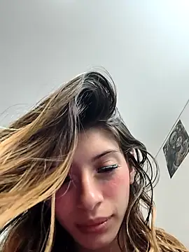 KratosAfroditacsのウェブカメラショー