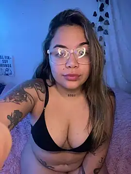 Lindalatina2001 Adlı Modelin Canlı XXX Sohbeti