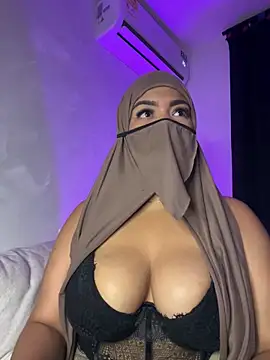 Show modela thaira_aly na web-kameri