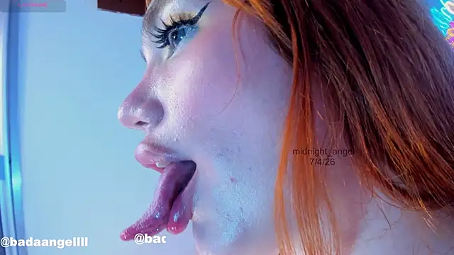 Pokazy przed kamerką – midnight_angell