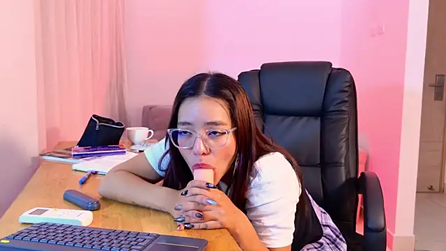 AntonellaBons 即時 XXX 聊天