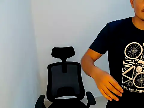 Galindo_33 Show in webcam