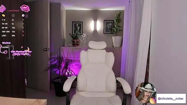 XXX chat uživo modela Niicoleta