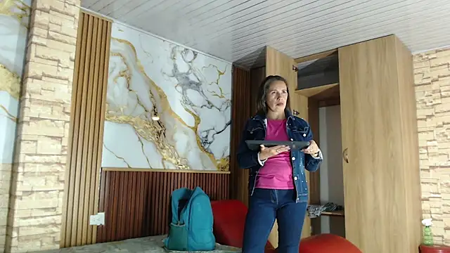 XXX chat uživo modela molly_andsam