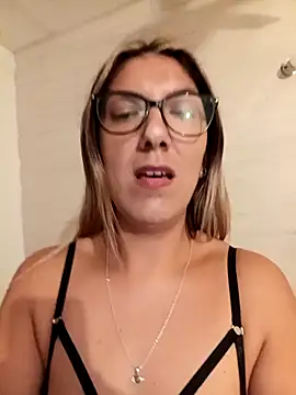 Chatroom XXX en direct de Silreinadorada