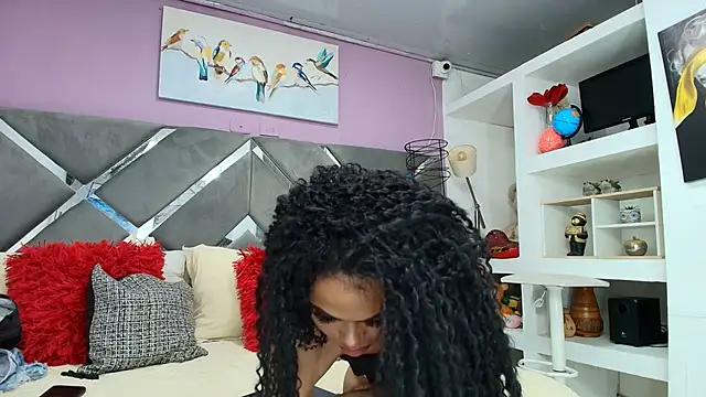 Zaira_sofiaa: διαδικτυακό σόου στην κάμερα