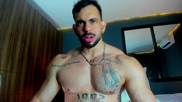 XXX chat uživo modela massimo_visconti