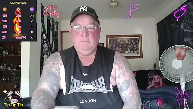 KINKYBLUEYES69 在線直播表演