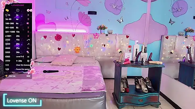 Zaly_mature Chat XXX in diretta