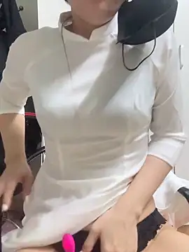 ______Cherry_____ live XXX chat