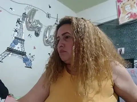 Perla1981--'s Live XXX Chat